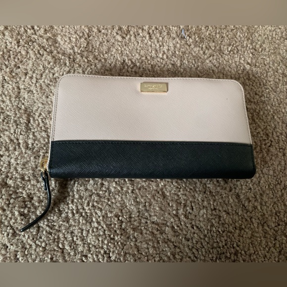 Kate Spade Zip Around Nude Black Color Block Stripe Wallet - Picture 2 of 4